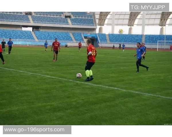 足球季前赛热潮来袭各队备战新赛季争夺荣誉与实力提升